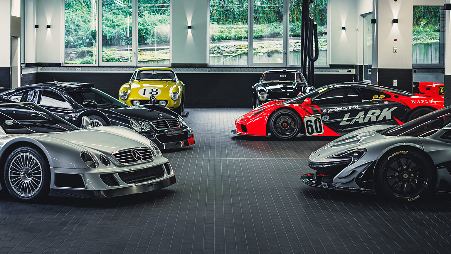 Showroom Postal Motors